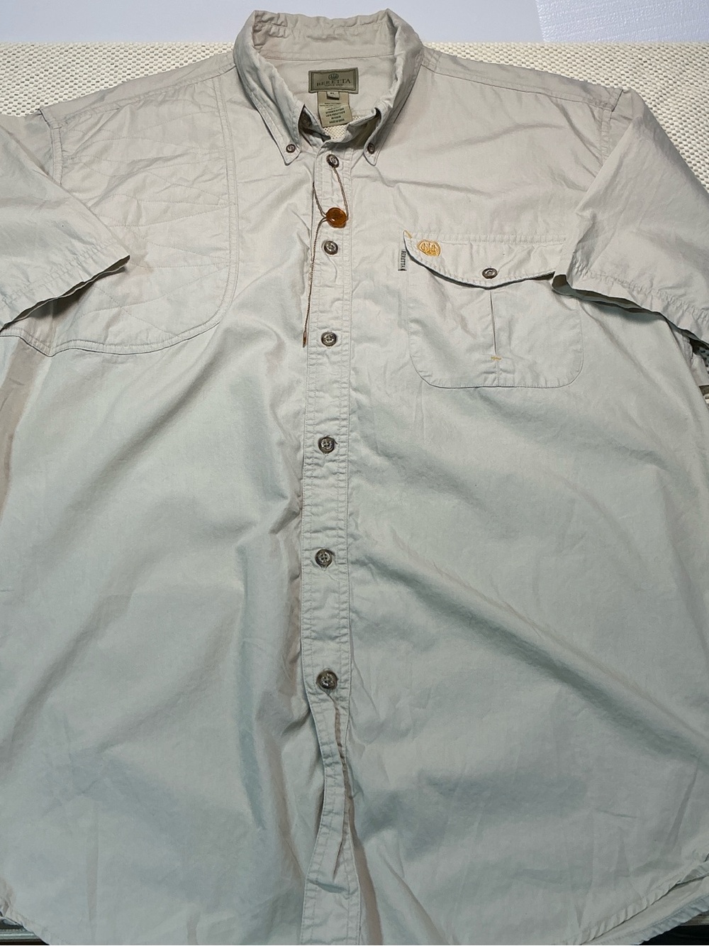 Beretta Button Down Fishing Shirt Men’s XL Beige Short Sleeve Vented Outdoor